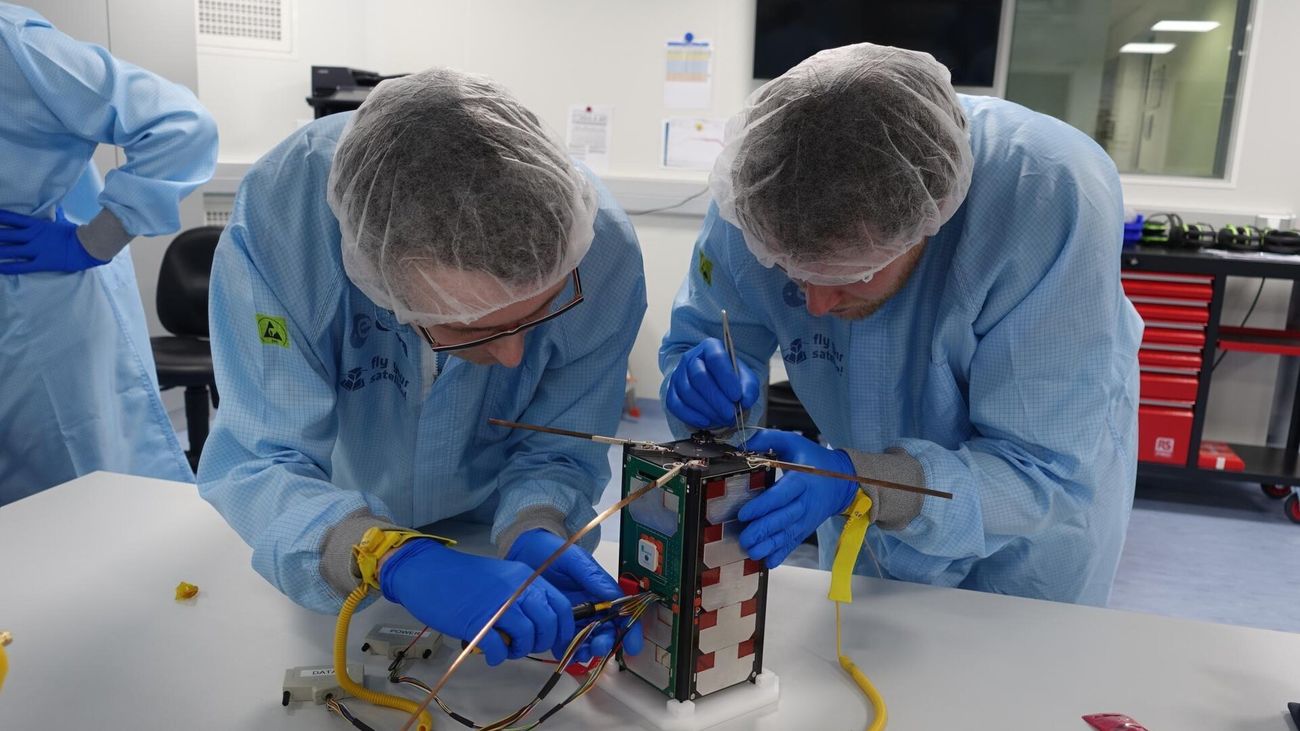 Ensamblaje de un cubesat