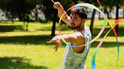 El tejido asociativo y el vecindario arropa al Orgullo LGTBIAQ+ de Vallecas