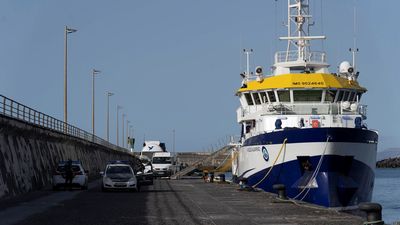 Hallan en aguas de Tenerife dos botellas de oxígeno de Tomás Gimeno