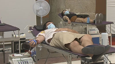 Llamamiento para donar sangre en el maratón solidario en la Puerta del Sol