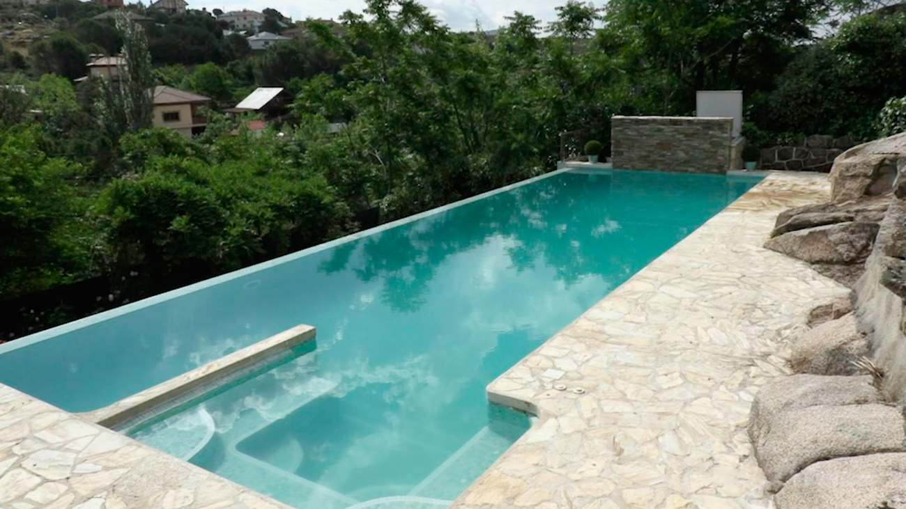 Una espectacular infinity pool para contemplar La Pedriza