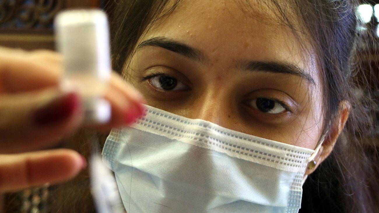 Sanidad notifica 10.179 nuevos contagios y diez muertes en España