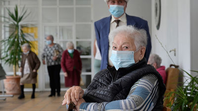 No habrá investigación en la Asamblea sobre las muertes en residencias de Madrid