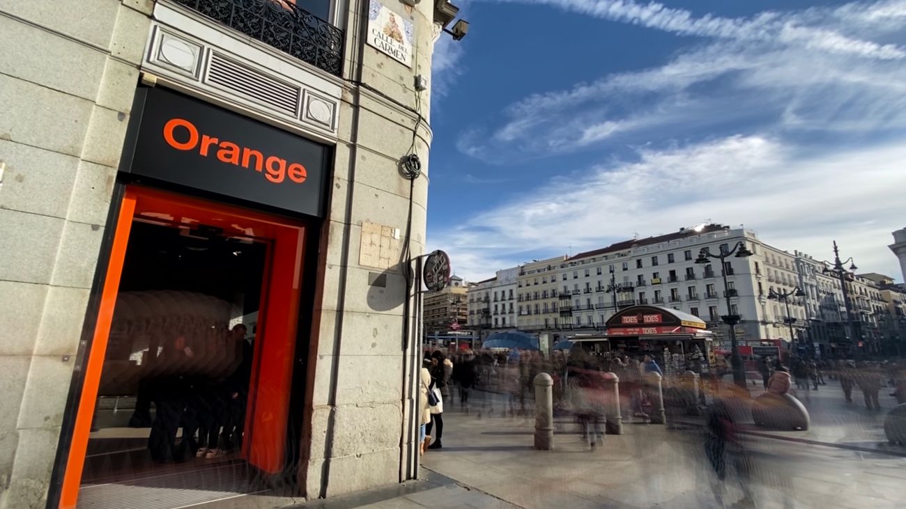 Exterior tienda Orange en Madrid