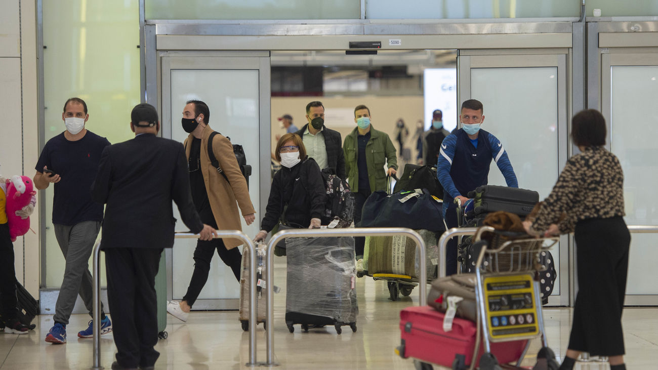 Madrid pide a a Reyes Maroto “mayores controles” en el aeropuerto de Barajas