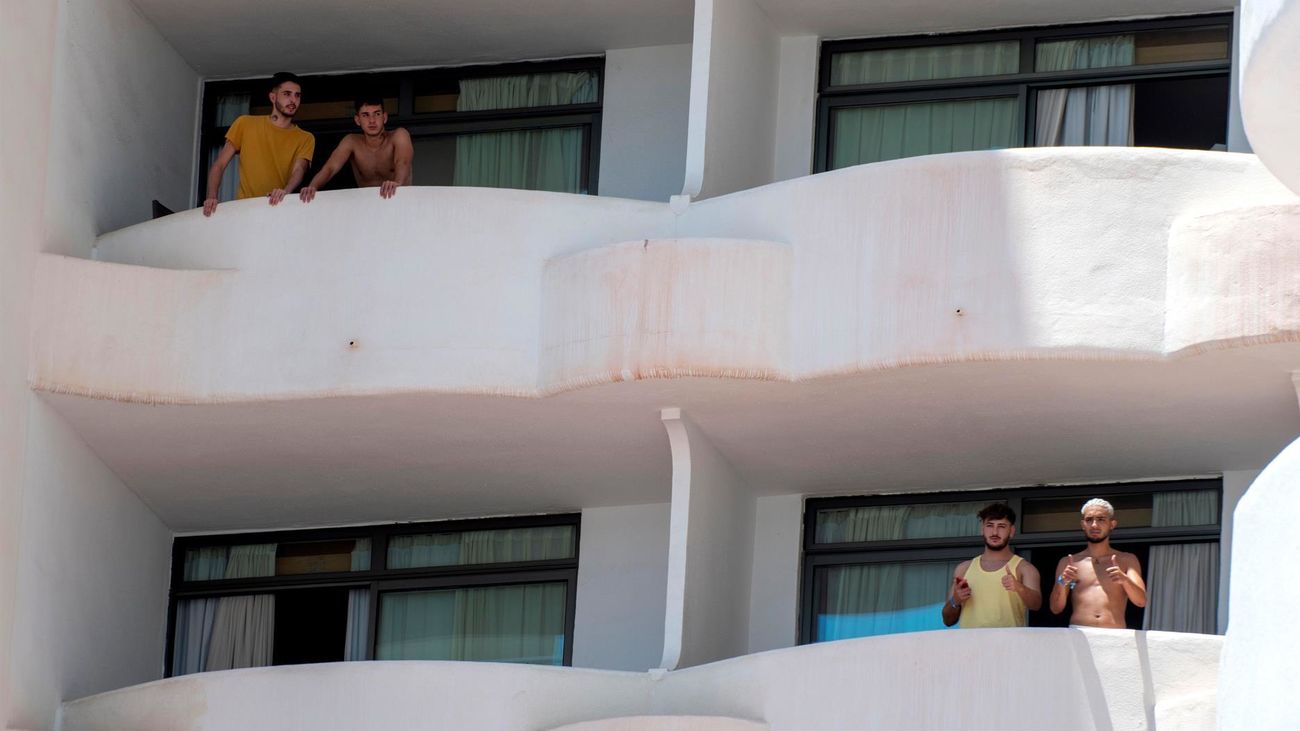 Los padres de 21 estudiantes madrileños confinados en Mallorca interponen un 'habeas corpus' por detención ilegal