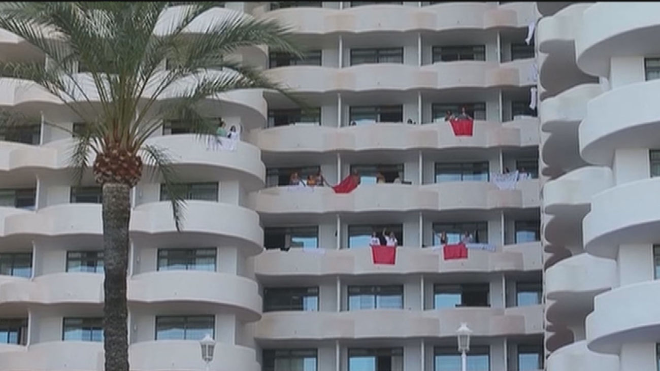 Estudiantes madrileños confinados en el hotel Bellver de Palma de Mallorca
