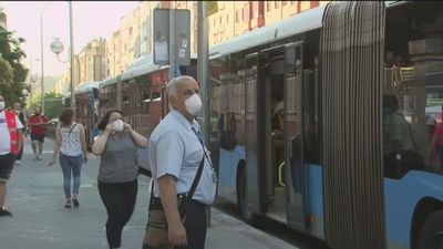 Tranquilidad este viernes en los buses sustitutivos de la Línea 6 frente a las colas del día anterior