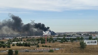Un incendio en Leganés, tiñe de humo la zona sur de Madrid