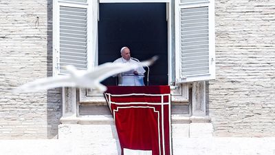 El Papa Francisco, operado del colon