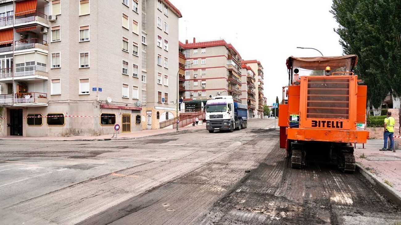 Preparación de las calles de Móstoles que posteriormente serán asfaltadas