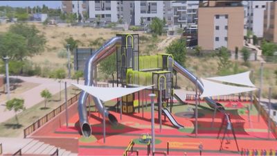 Alertan del posible peligro de un tobogán en Sanse tras sufrir un accidente una niña