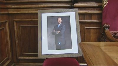 El Supremo obliga a Colau a colocar la efigie del rey en el Ayuntamiento de Barcelona