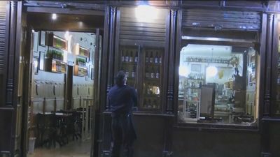 Castilla y León propone volver al toque de queda y Cataluña cierra parte del ocio nocturno