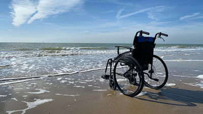 Una playa paradisíaca, pero inaccesible: Los problemas de las personas con discapacidad para elegir vacaciones