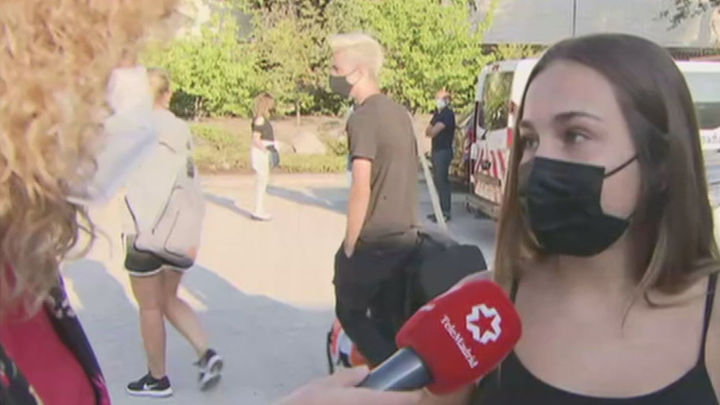 Jóvenes y padres dicen que tener un test da tranquilidad / TELEMADRID