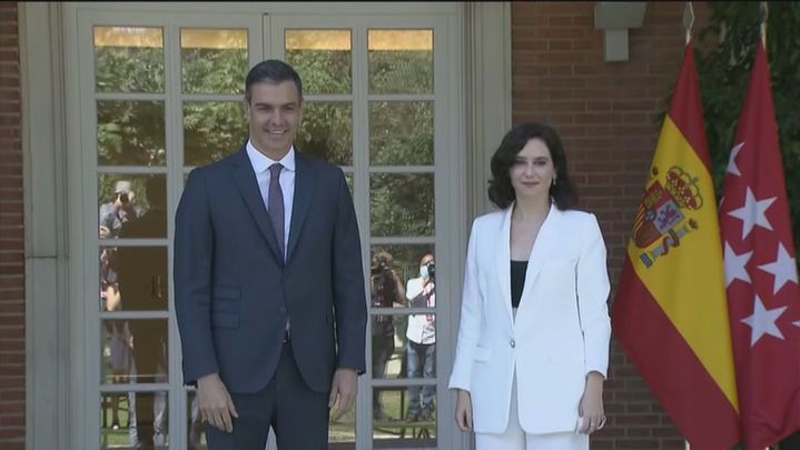 Mudo en la escalinata de La Moncloa / Redacción