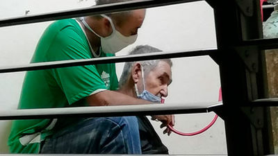 Miles de cubanos reclaman un corredor de ayuda humanitaria ante la crisis sanitaria que padece la Isla