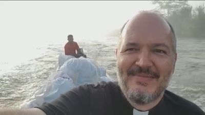 Quince jóvenes de Tres Cantos parten a la misión de un párroco madrileño a Centroamérica