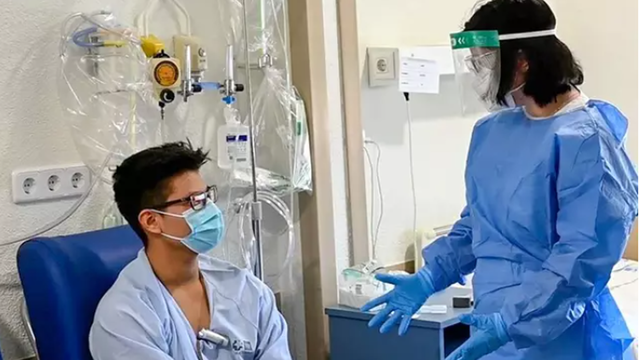 Javier, con 17 años y tras estar por Covid en la UCI del Gregorio Marañón: “No sois inmunes”