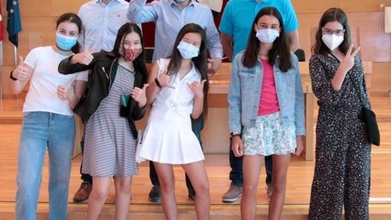 Cinco alumnas de Alcobendas desarrollan una aplicación móvil contra el acoso escolar