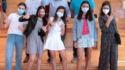 Cinco alumnas de Alcobendas desarrollan una aplicación móvil contra el acoso escolar