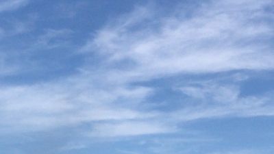 Un pequeño incendio en Fuencarral provoca una columna de humo visible en casi todo Madrid