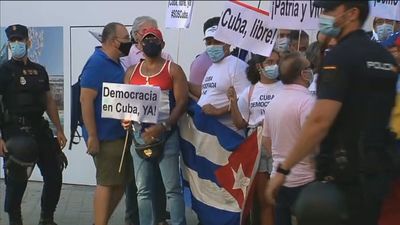 El Gobierno de Sánchez evita tachar a Cuba de dictadura mientras la oposición critica su cobardía