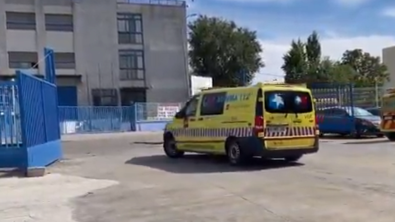 Vehículo de intervención del Summa112 llegando al lugar del accidente