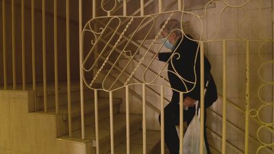 La pesadilla de vivir sin ascensor y con problemas de movilidad