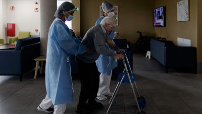 Estudiar la inmunidad de los mayores, una prioridad para frenar los brotes de Covid en residencias