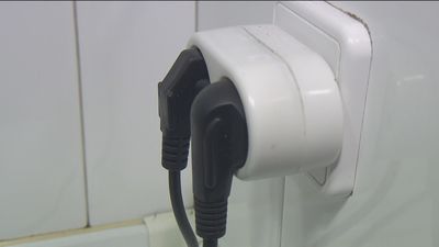 El precio de la luz sube sin freno y marcará un nuevo récord a 130,53 euros