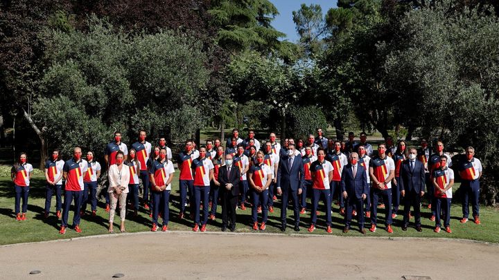 Pedro Sánchez con los deportistas olímpicos españoles / EFE