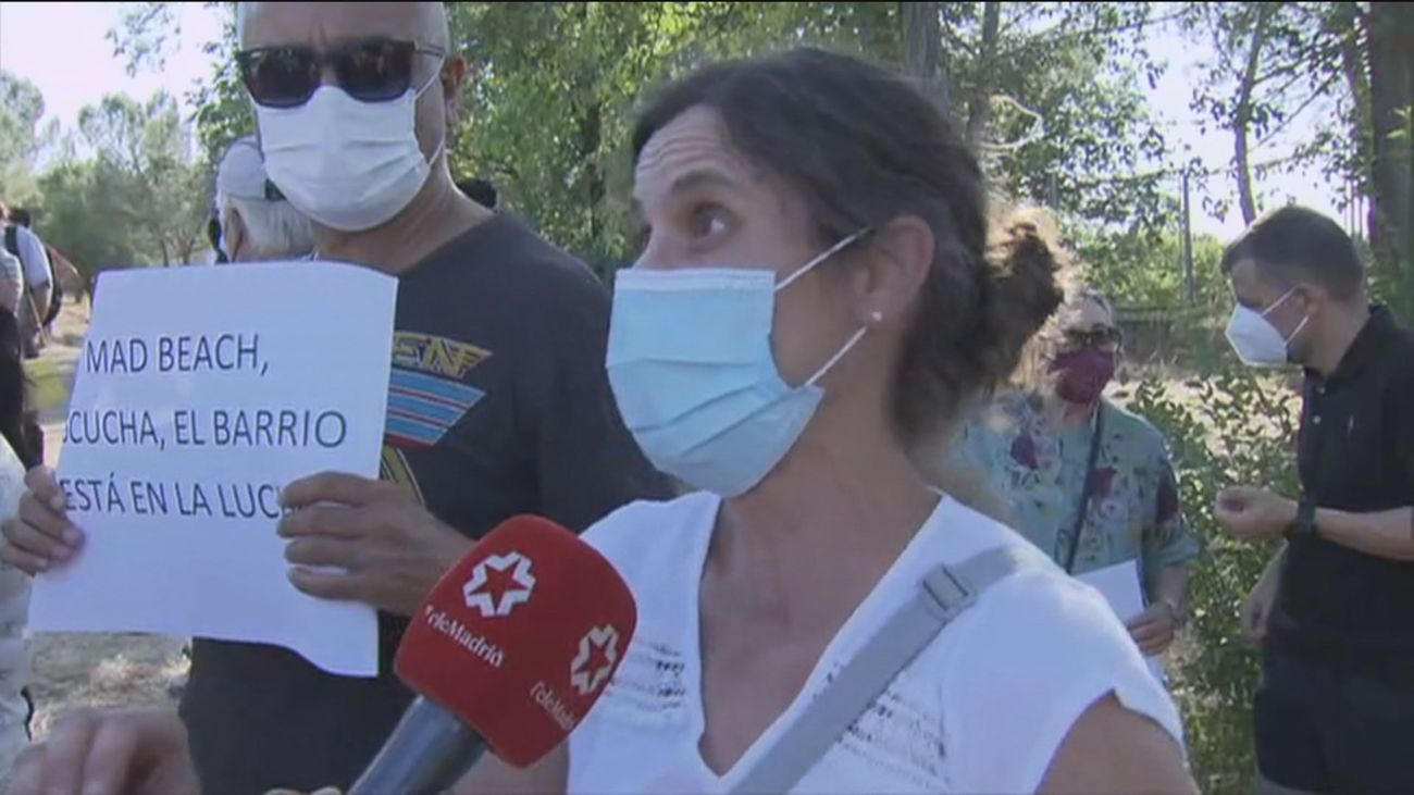 Vecinos de la zona protestan contra el complejo de ocio Mad Beach