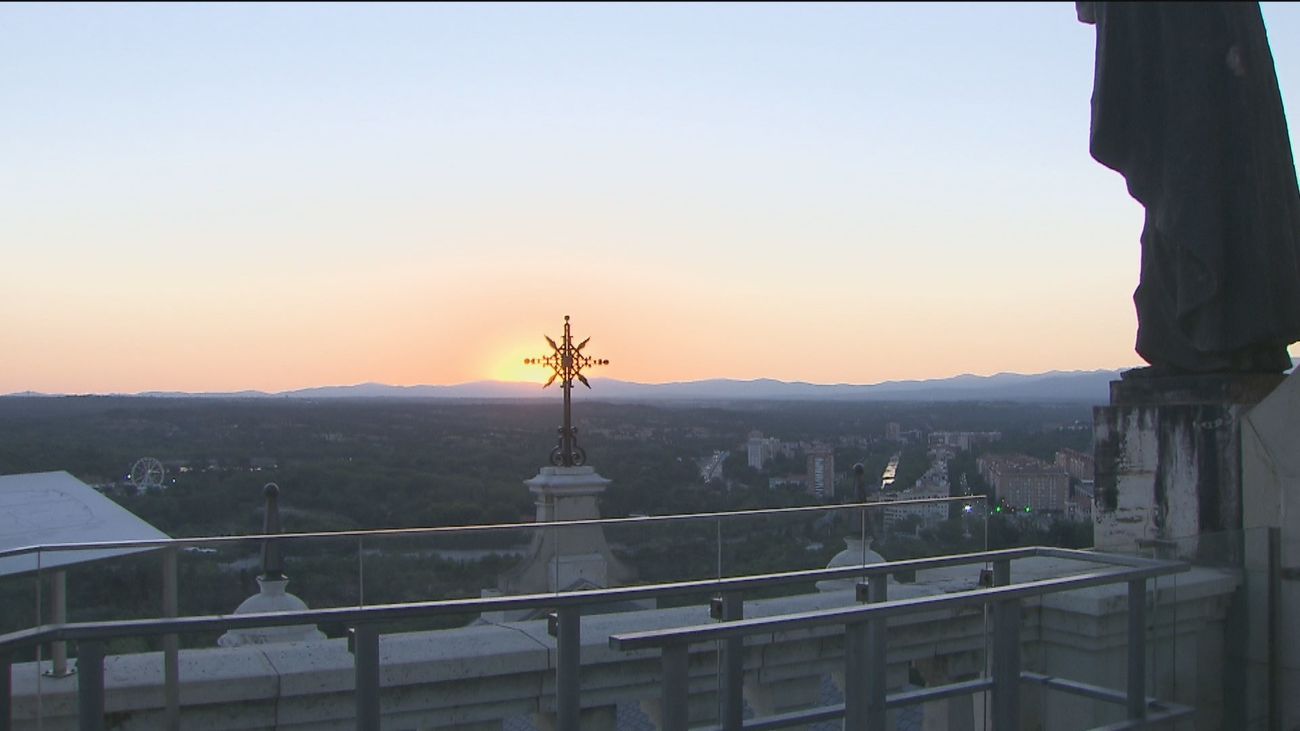 'Abierto al atardecer' pondrá más entradas a la venta para disfrutar de las vistas desde La Almudena
