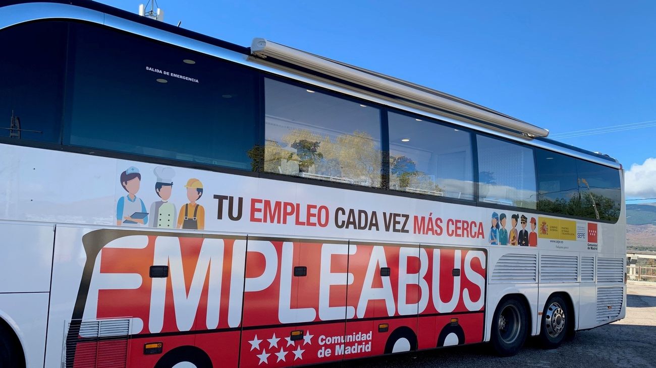 El 'EmpleaBus' seguirá circulando durante todo el año 2022 por la región de Madrid
