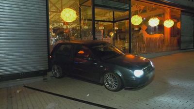 Desde botellones hasta un alunizaje, lo que encuentran los policías de patrulla nocturna