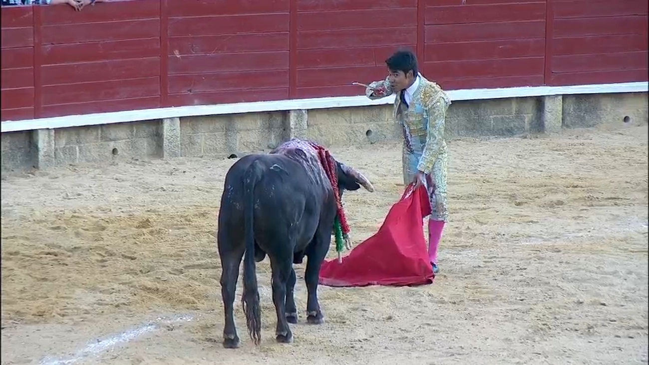 Isaac Fonseca y Álvaro Burdiel, a hombros en la semifinal de Miraflores de la Sierra (parte 1ª)