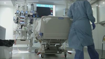 Sanidad alerta del aumento de pacientes Covid en las UCI, que supera el 10%