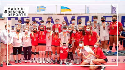 Las selecciones madrileñas cadete masculina y femenina, subcampeonas de España de voleibol