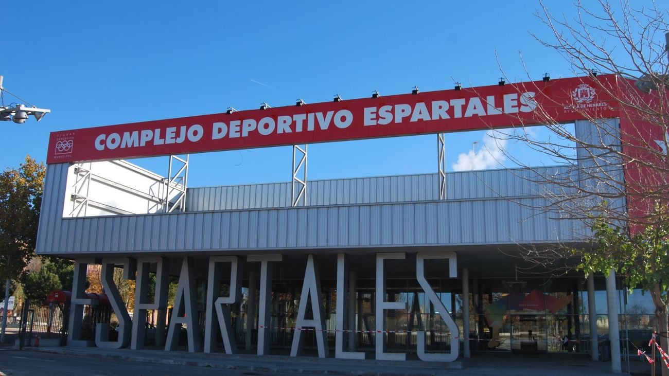 Abre el aparcamiento del Complejo Deportivo Espartales, en Alcalá, tras ampliar 172 plazas