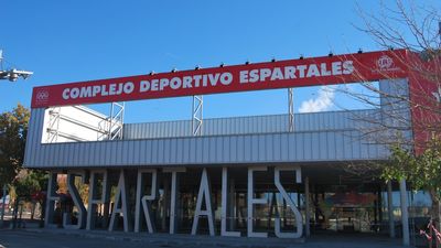 Abre el aparcamiento del Complejo Deportivo Espartales, en Alcalá, tras ampliar 172 plazas
