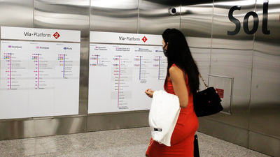 Guía para 'regatear' las obras y 'sobrevivir' en el transporte público de Madrid en agosto
