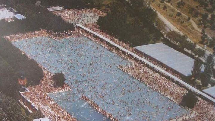Piscina del Parque Sindical un día de verano / Comunidad de Madrid
