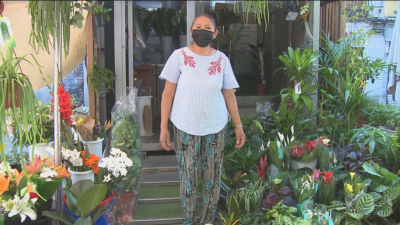 Lavado de cara de los kioscos de flores de Tirso de Molina