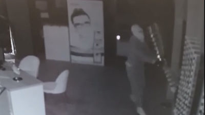 Aluniceros atracan una óptica en Pinar de Chamartín y se llevan 200 gafas valoradas en 14.000 euros