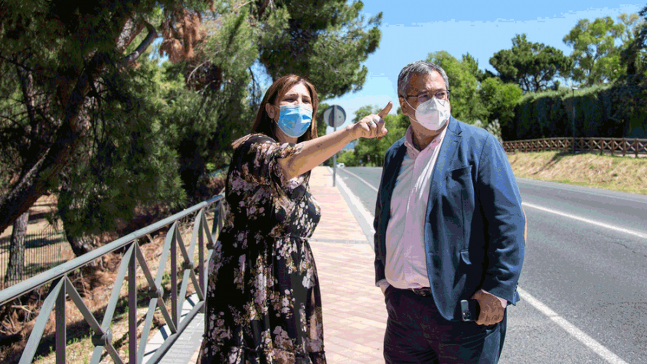 La lacaldesa de Pozuelo de Alarcón, Susana Pérez Quislant, visita la zona en donde acabaron las obras