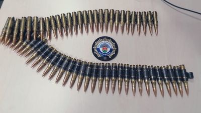 Intervienen a un hombre en Alcorcón 60 balas de fusil de guerra que portaba en un cinturón