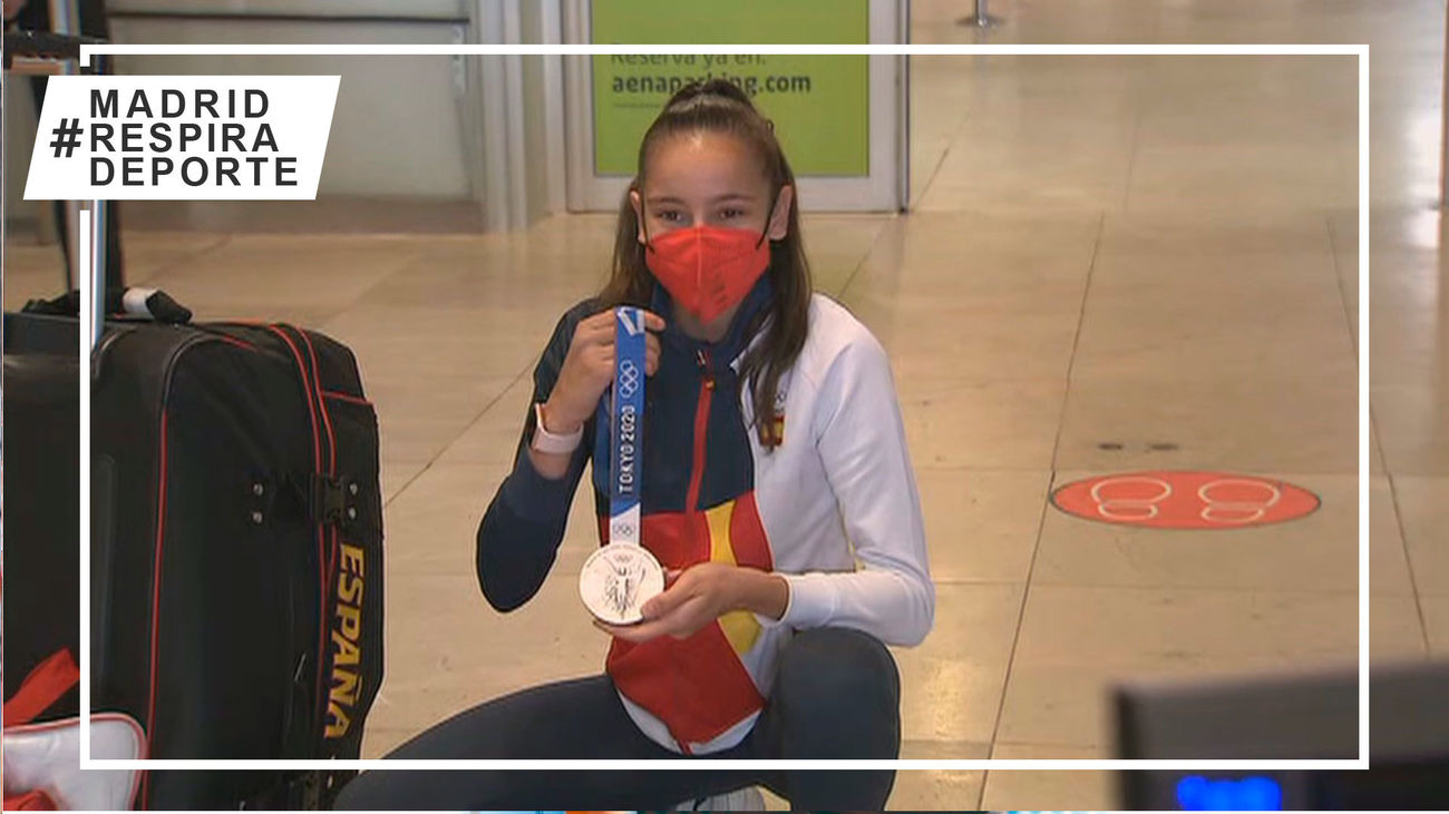 Adriana Cerezo y su medalla de plata ya están en Madrid
