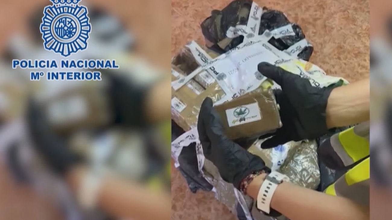 Tres detenidos con 243 kilos de hachís ocultos en un trastero en Leganés y en un coche